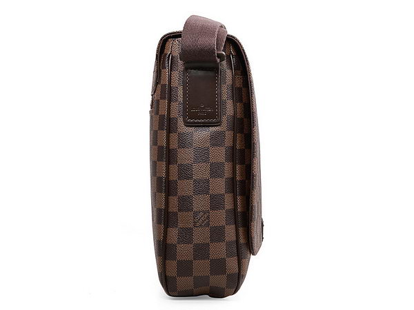 LOUIS VUITTON N41212 Damier Ebene Canvas District MM Messenger Bag LOUIS VUITTON N41212 Damier Ebene Canvas District MM Messenger Bag