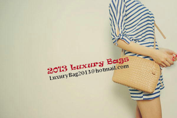 Bottega Veneta Bicolors Intrecciato Nappa Cross Body Bag BV9610 Bottega Veneta Bicolors Intrecciato Nappa Cross Body Bag BV9610