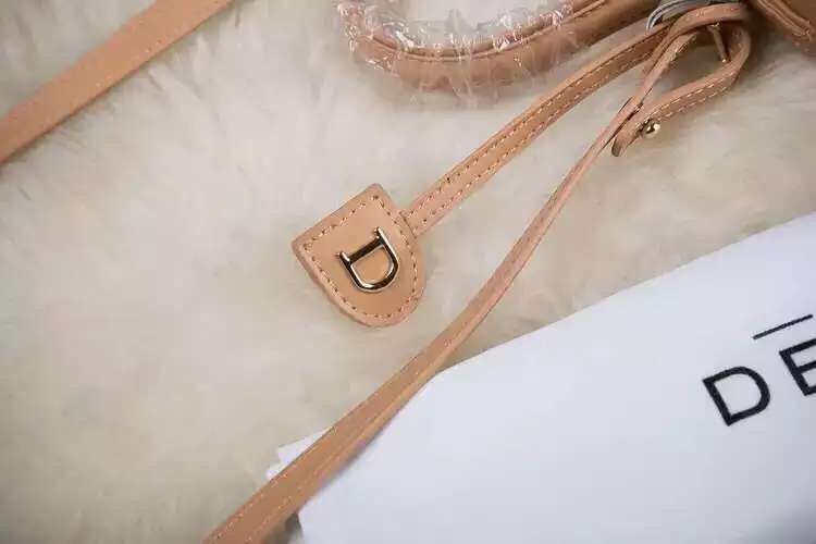 Delvaux tempete Mini D3222 Apricot Delvaux tempete Mini D3222 Apricot