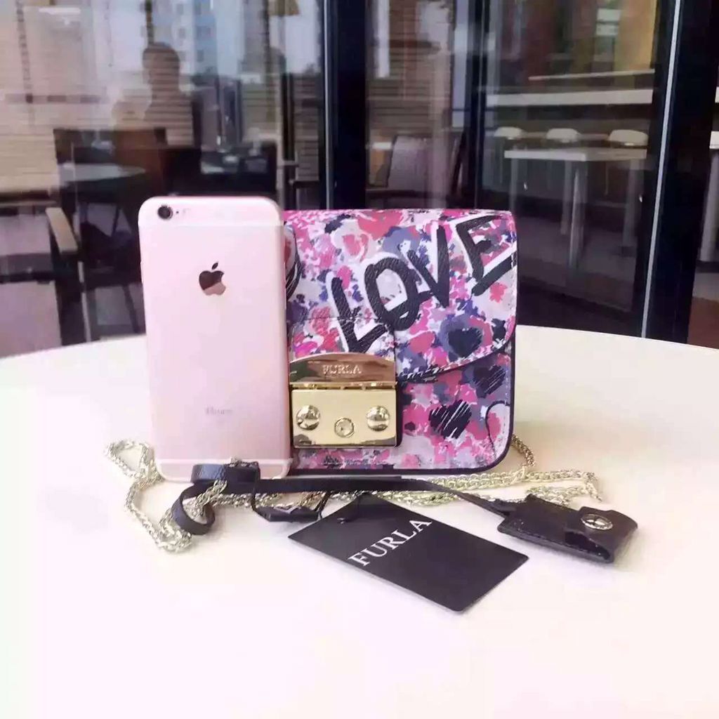 Furla Metropolis Tattoo Graffiti Shoulder Bag F8329 Furla Metropolis Tattoo Graffiti Shoulder Bag F8329