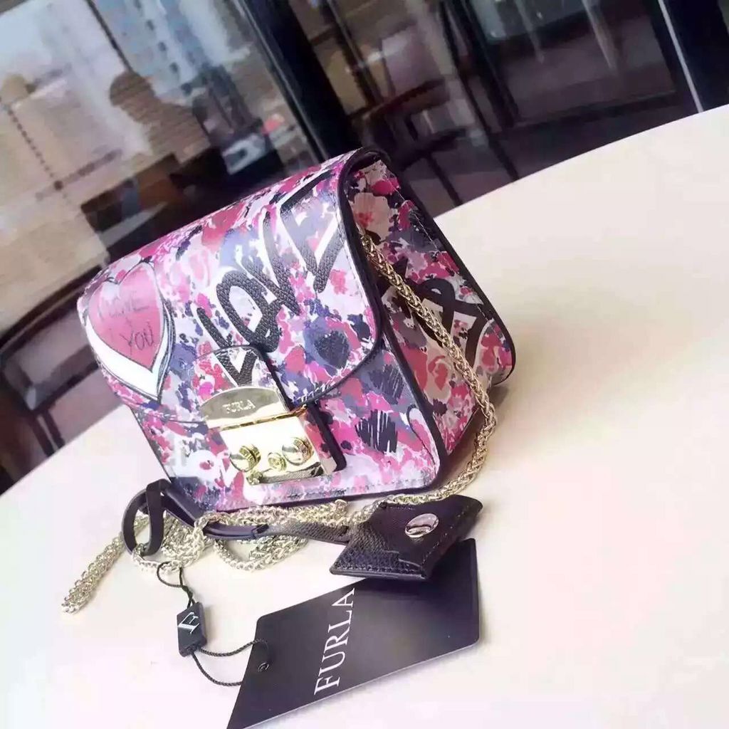 Furla Metropolis Tattoo Graffiti Shoulder Bag F8329 Furla Metropolis Tattoo Graffiti Shoulder Bag F8329