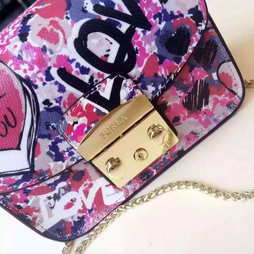 Furla Metropolis Tattoo Graffiti Shoulder Bag F8329 Furla Metropolis Tattoo Graffiti Shoulder Bag F8329
