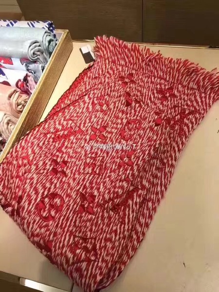 Louis Vuitton Scarf LVS7758 Louis Vuitton Scarf LVS7758