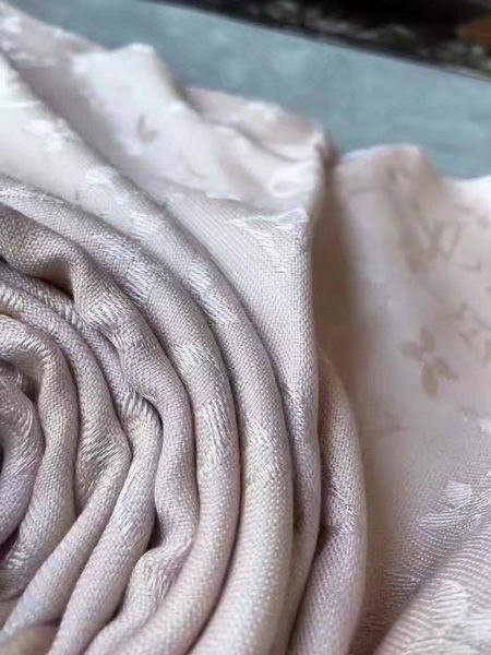 Louis Vuitton Scarf LVS9219E Louis Vuitton Scarf LVS9219E