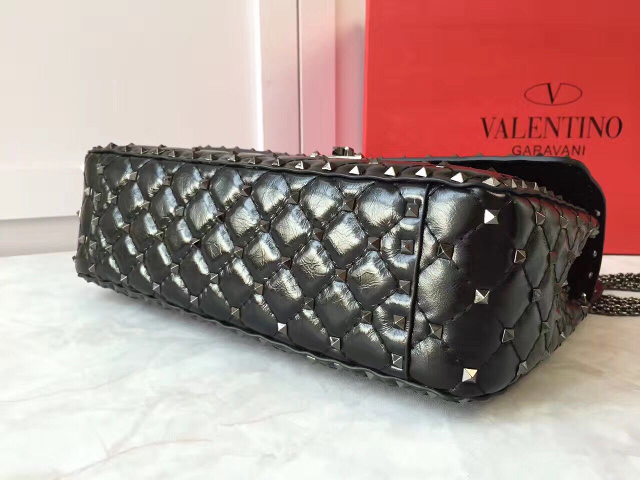 VALENTINO Spike quilted leather large shoulder bag A0327 black VALENTINO Spike quilted leather large shoulder bag A0327 black
