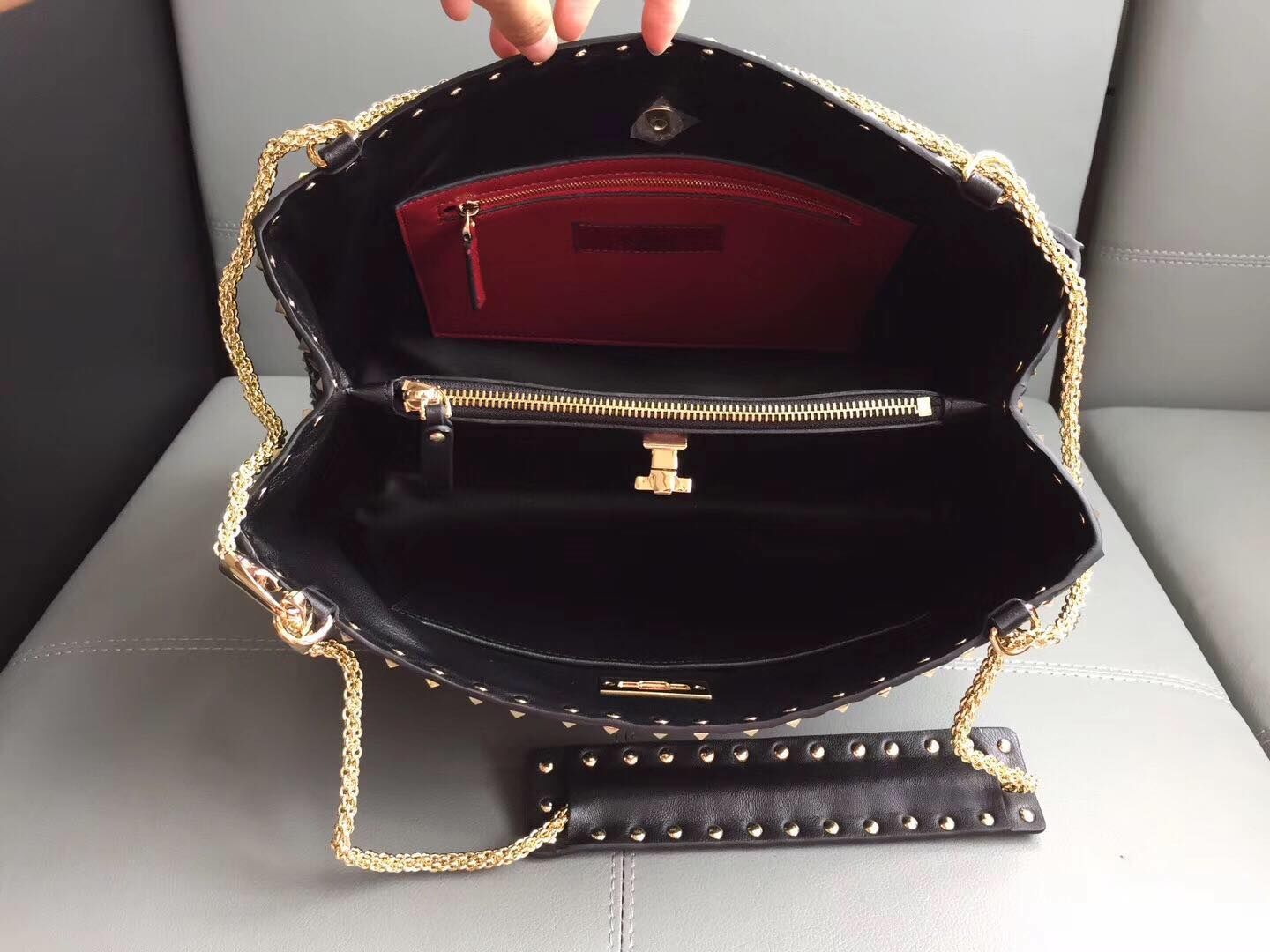 Valentino Starry Series Shopping Bag Original Sheepskin Leather 0346 Black Valentino Starry Series Shopping Bag Original Sheepskin Leather 0346 Black