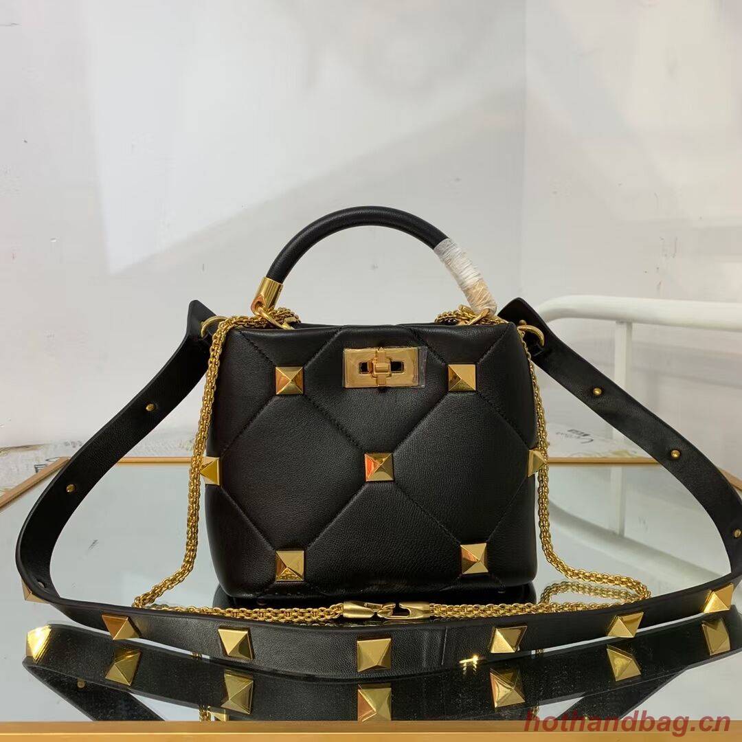 Valentino medium Garavani Roman Stud V1198 black