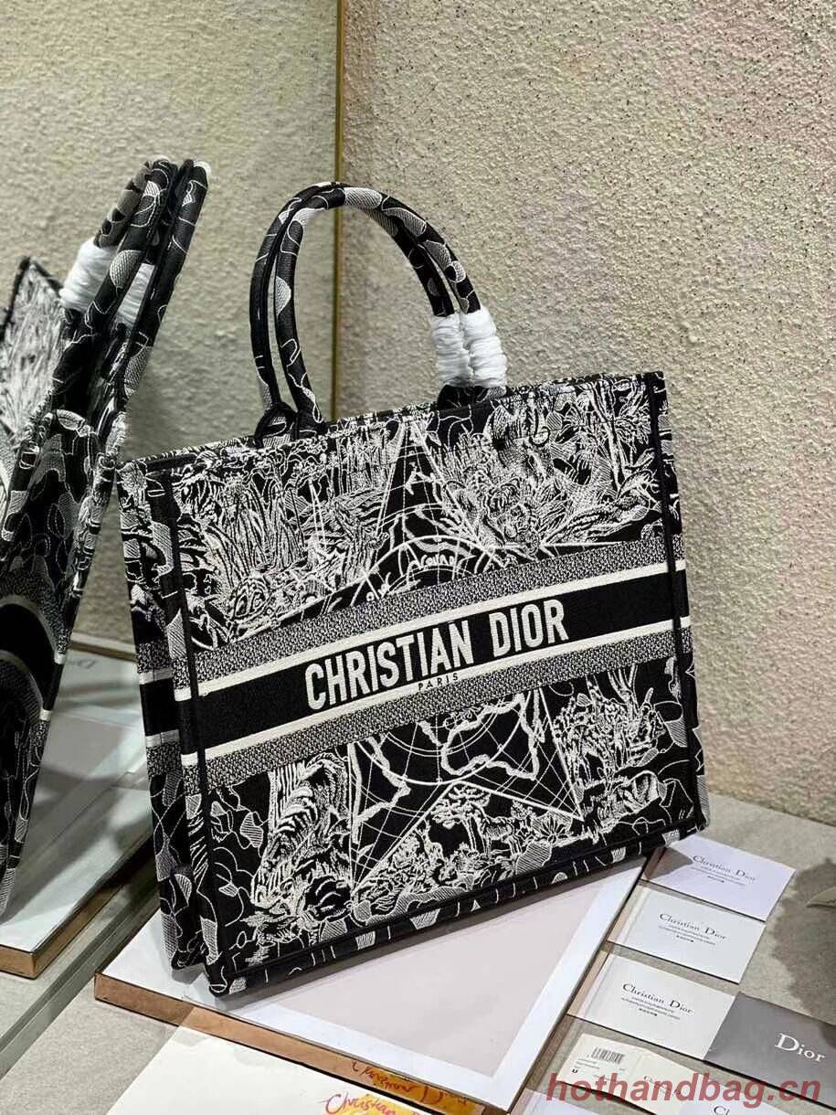 DIOR BOOK TOTE Black and white globe Embroidery M1286ZR DIOR BOOK TOTE Black and white globe Embroidery M1286ZR