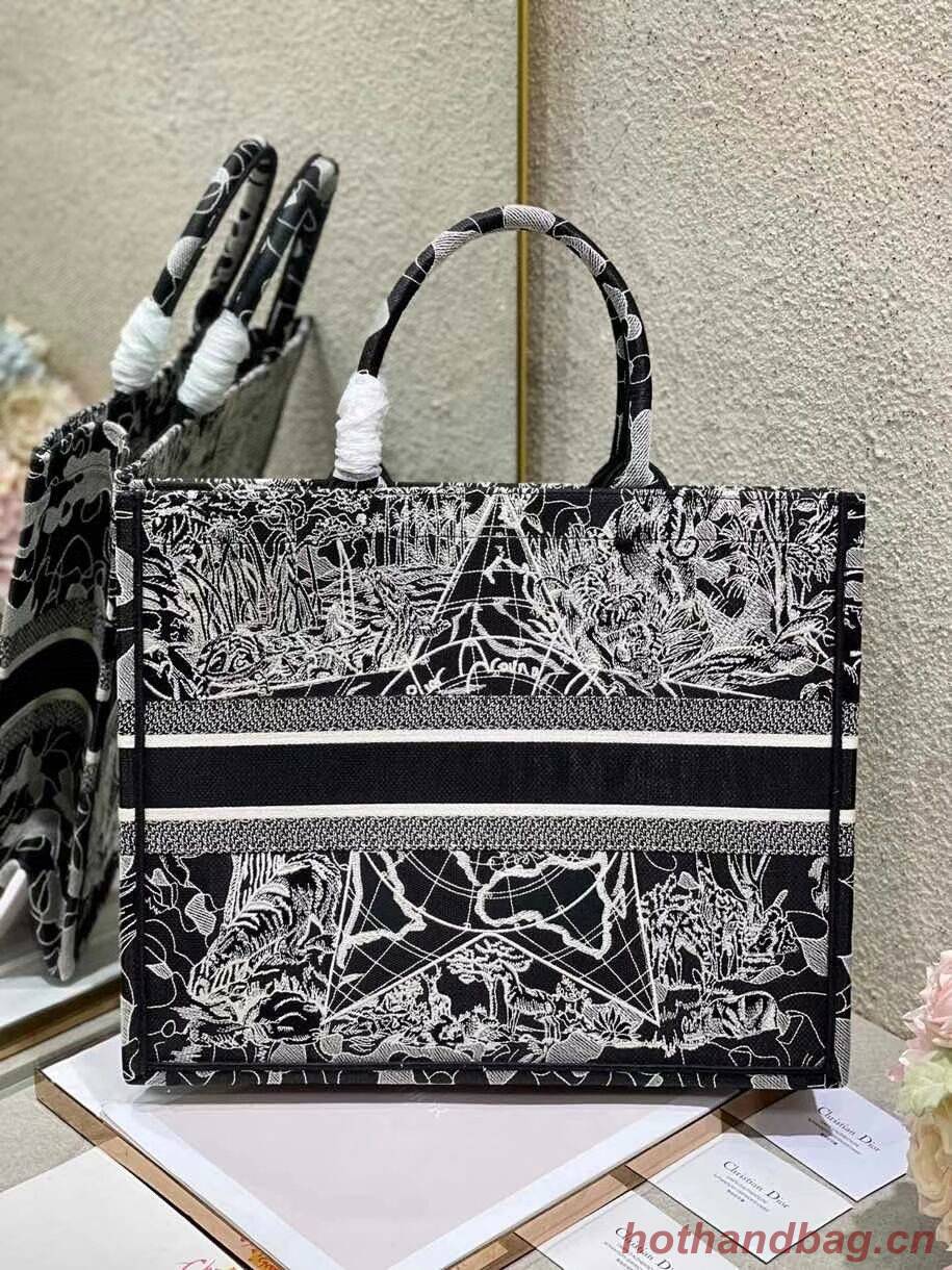 DIOR BOOK TOTE Black and white globe Embroidery M1286ZR DIOR BOOK TOTE Black and white globe Embroidery M1286ZR