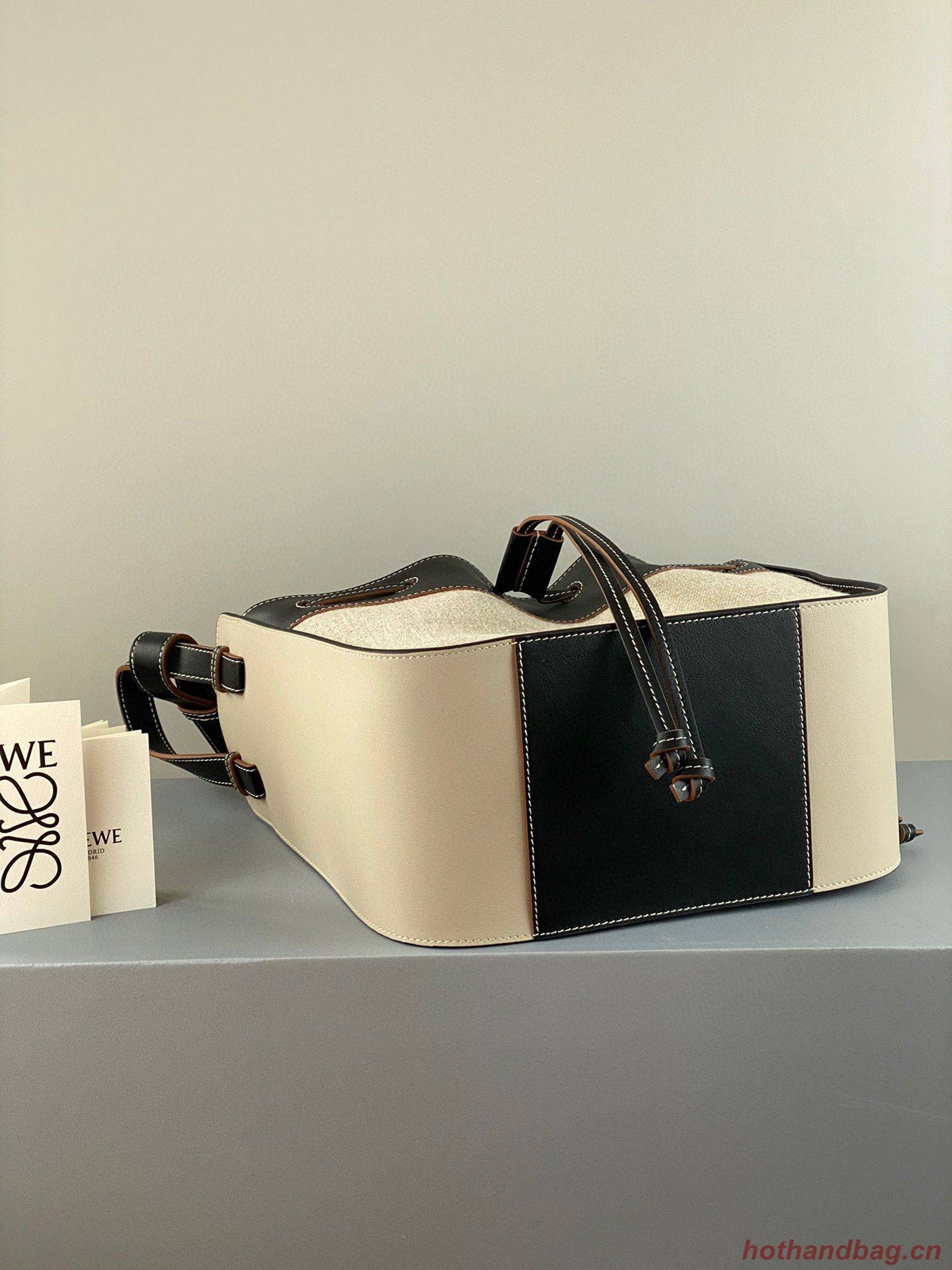 Loewe Hammock Small Bag Original Leather A6887 Cream&White&Black Loewe Hammock Small Bag Original Leather A6887 Cream&White&Black