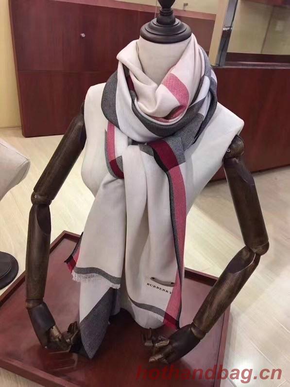 Burberry scarf Wool&Cashmere 33659-3