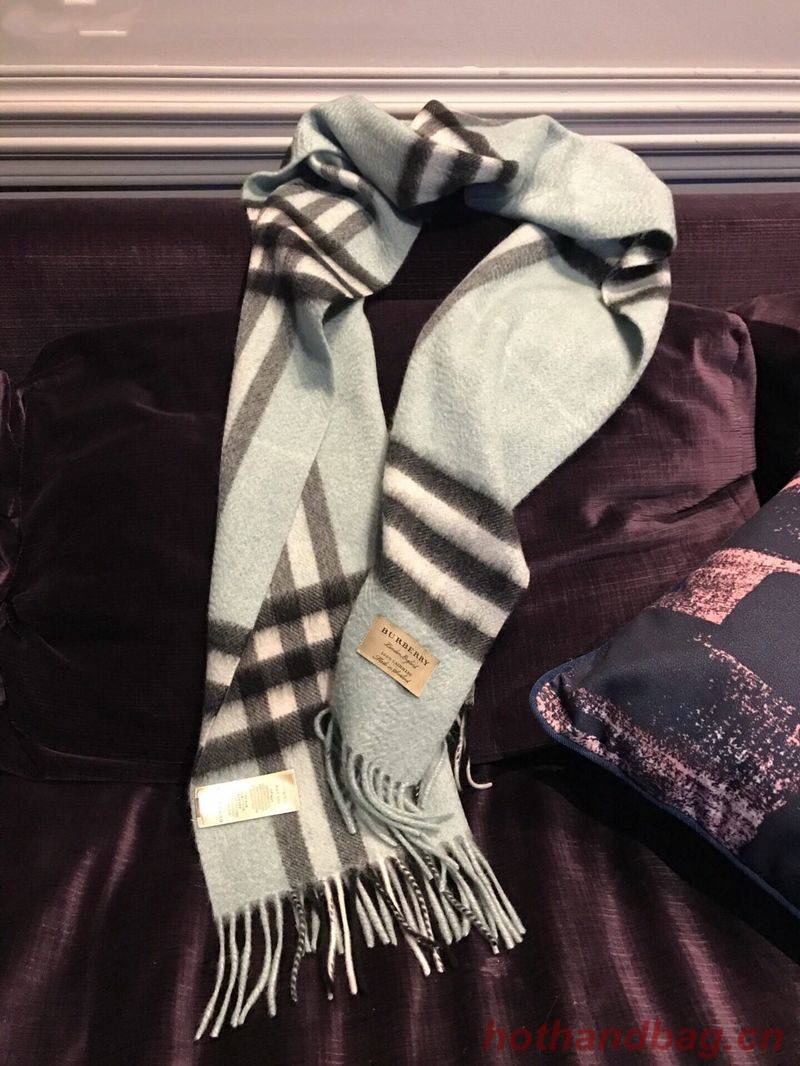 Burberry Scarf B00244