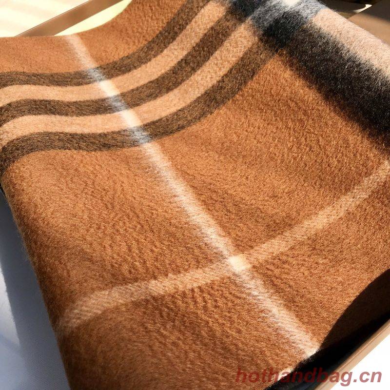 Burberry Scarf B00252 Burberry Scarf B00252