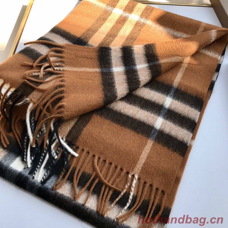 Burberry Scarf B00252 Burberry Scarf B00252
