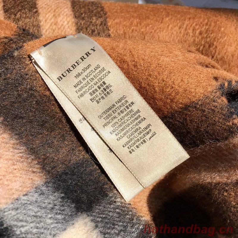 Burberry Scarf B00252 Burberry Scarf B00252