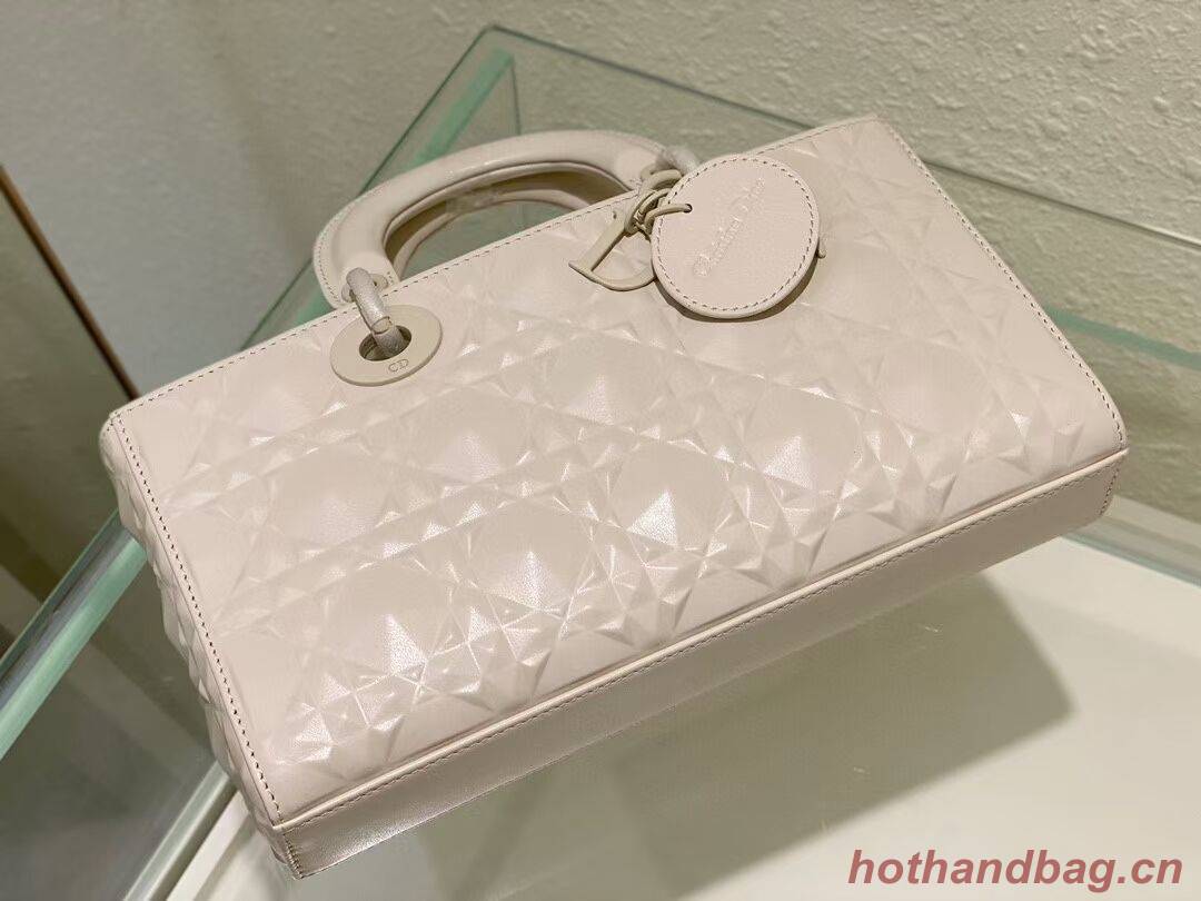 MEDIUM LADY DIOR BAG Cannage Lambskin C2811 CREAM MEDIUM LADY DIOR BAG Cannage Lambskin C2811 CREAM