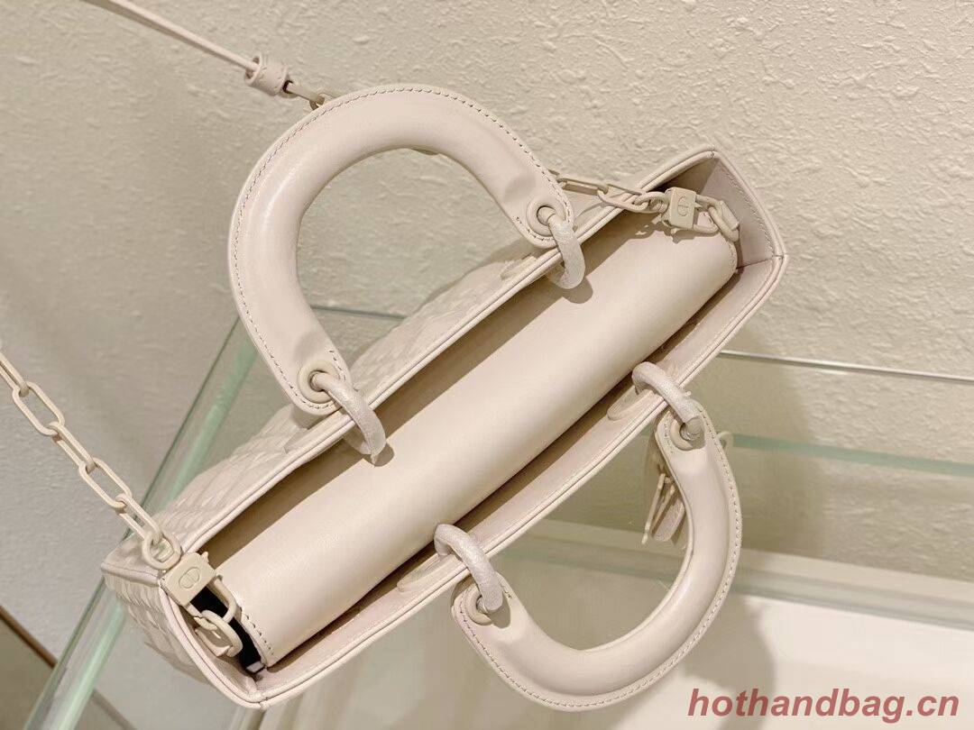 MEDIUM LADY DIOR BAG Cannage Lambskin C2811 CREAM MEDIUM LADY DIOR BAG Cannage Lambskin C2811 CREAM