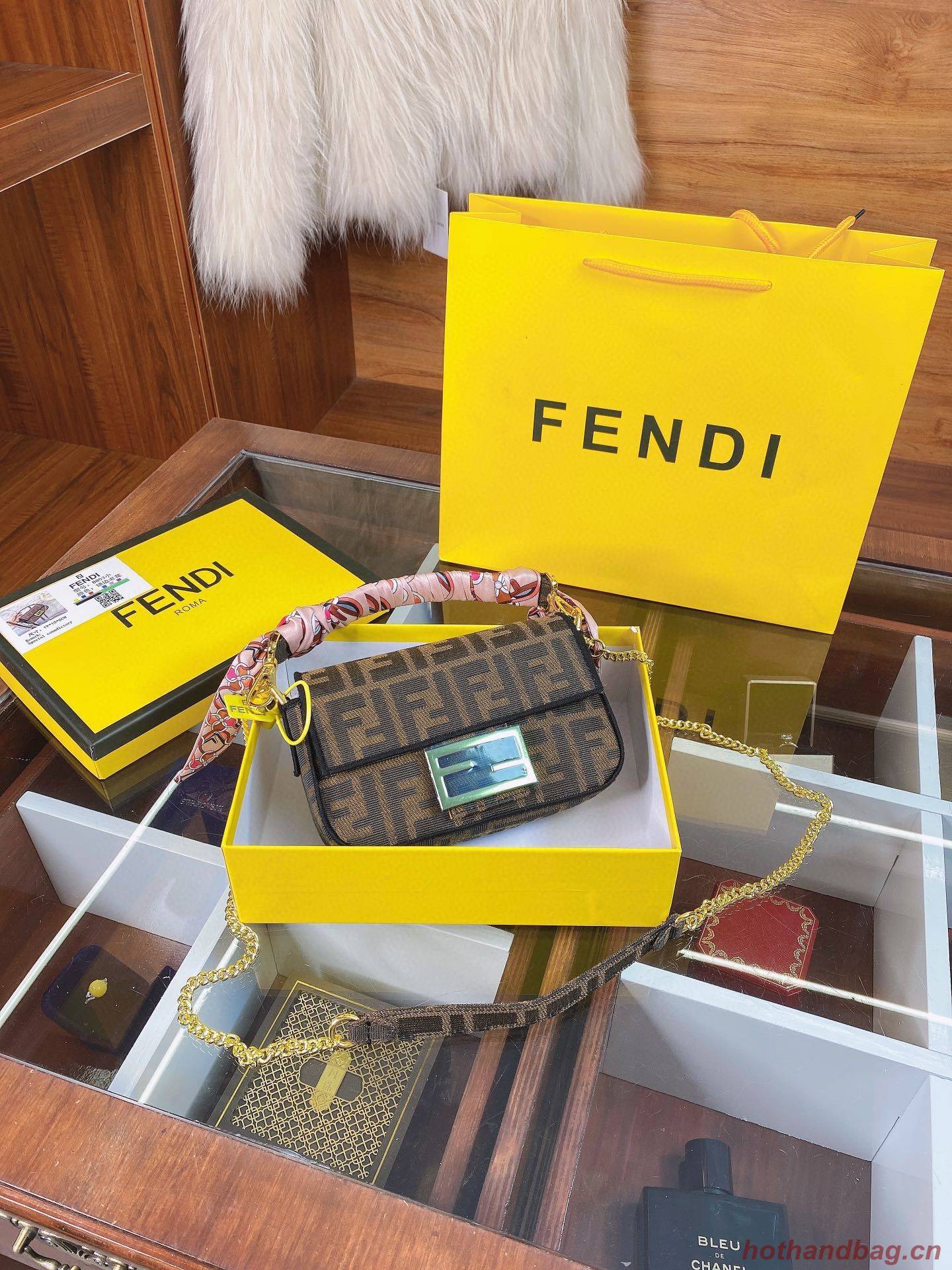 FENDI MINI BAGUETTE CHAIN FF fabric bag 8852 brown FENDI MINI BAGUETTE CHAIN FF fabric bag 8852 brown