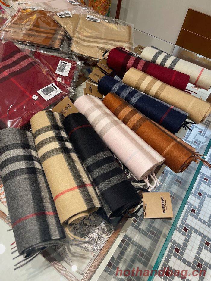 Burberry Scarf BBC00010 Burberry Scarf BBC00010