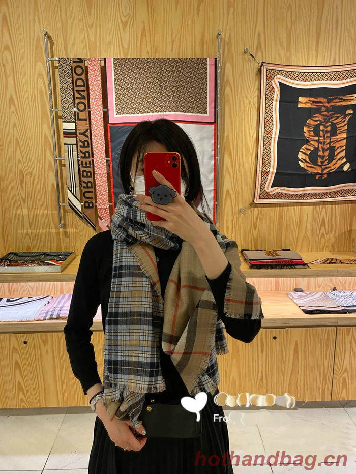Burberry Scarf BBC00101 Burberry Scarf BBC00101
