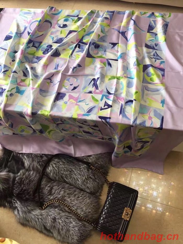 Louis Vuitton Scarf LVC00333