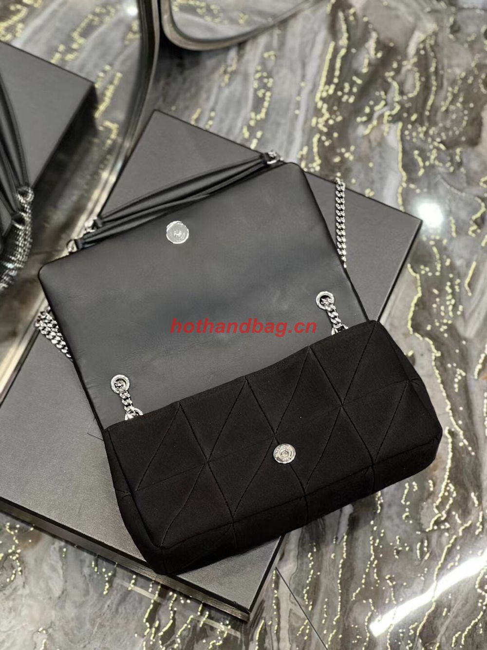 SAINT LAURENT JAMIE MEDIUM CHAIN BAG CARRE RIVE GAUCHE IN LAMBSKIN AND SUEDE 515821 black SAINT LAURENT JAMIE MEDIUM CHAIN BAG CARRE RIVE GAUCHE IN LAMBSKIN AND SUEDE 515821 black