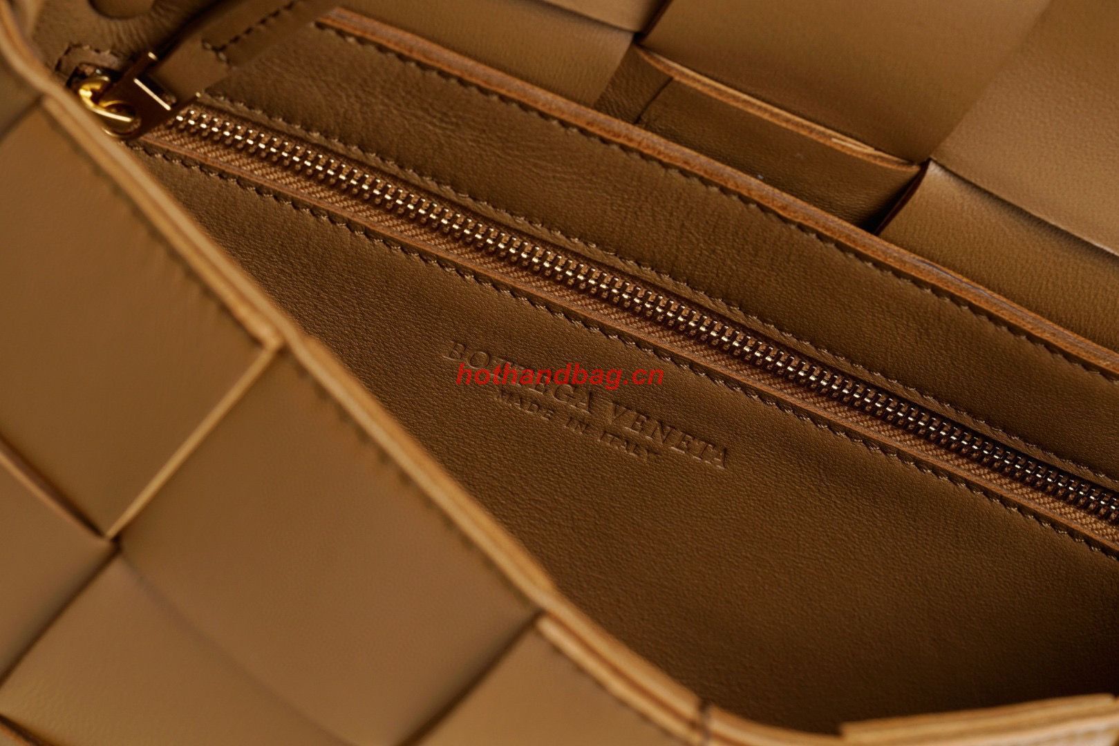 Bottega Veneta BORSA CASSETTE 578004 Caramel Bottega Veneta BORSA CASSETTE 578004 Caramel