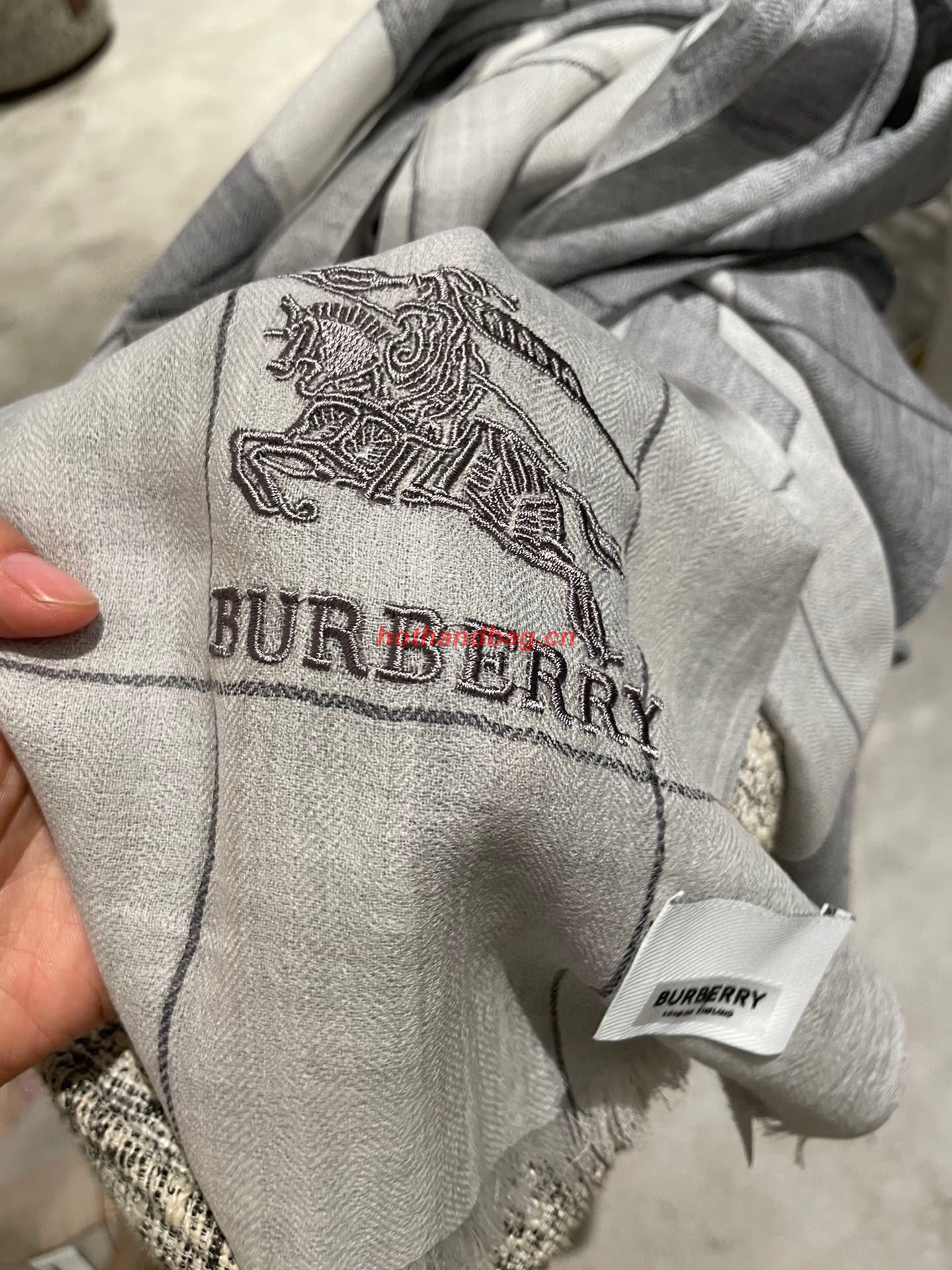 Burberry Wool Scarf BB6320 Gray Burberry Wool Scarf BB6320 Gray