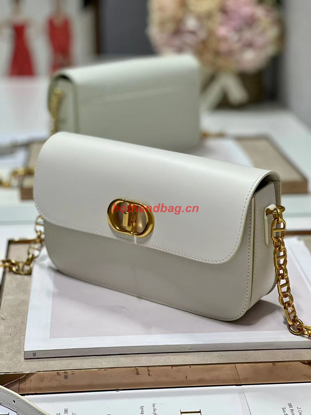 Dior 30 MONTAIGNE AVENUE BAG Dusty Box Calfskin M9260 Ivory Dior 30 MONTAIGNE AVENUE BAG Dusty Box Calfskin M9260 Ivory