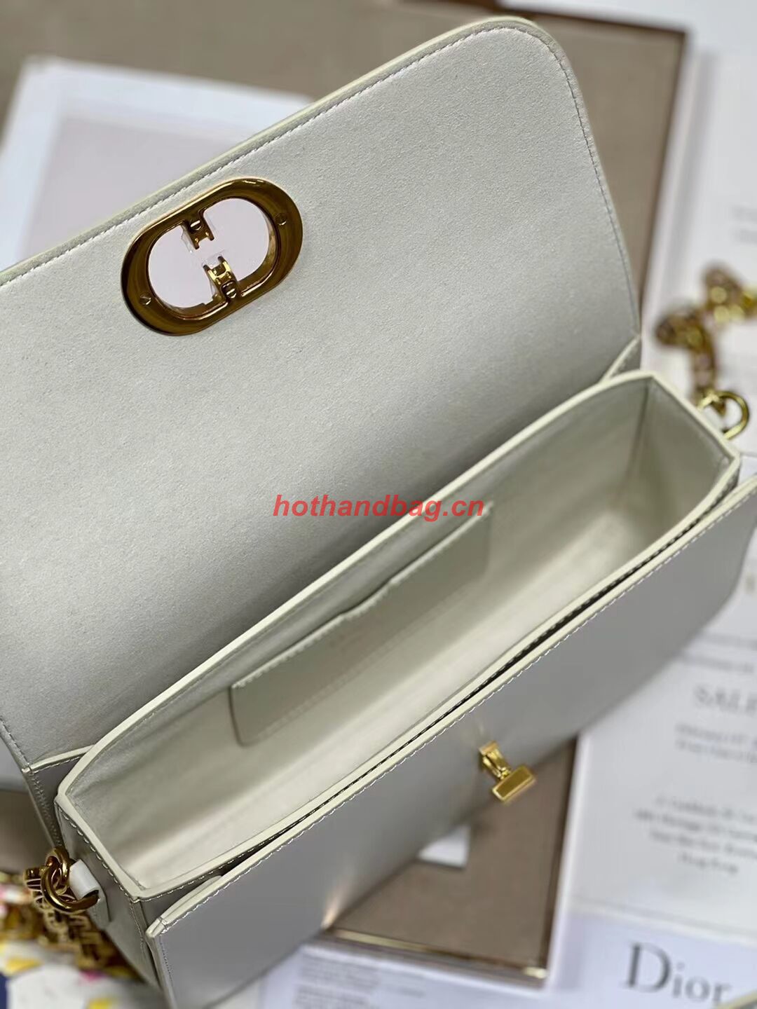 Dior 30 MONTAIGNE AVENUE BAG Dusty Box Calfskin M9260 Ivory Dior 30 MONTAIGNE AVENUE BAG Dusty Box Calfskin M9260 Ivory