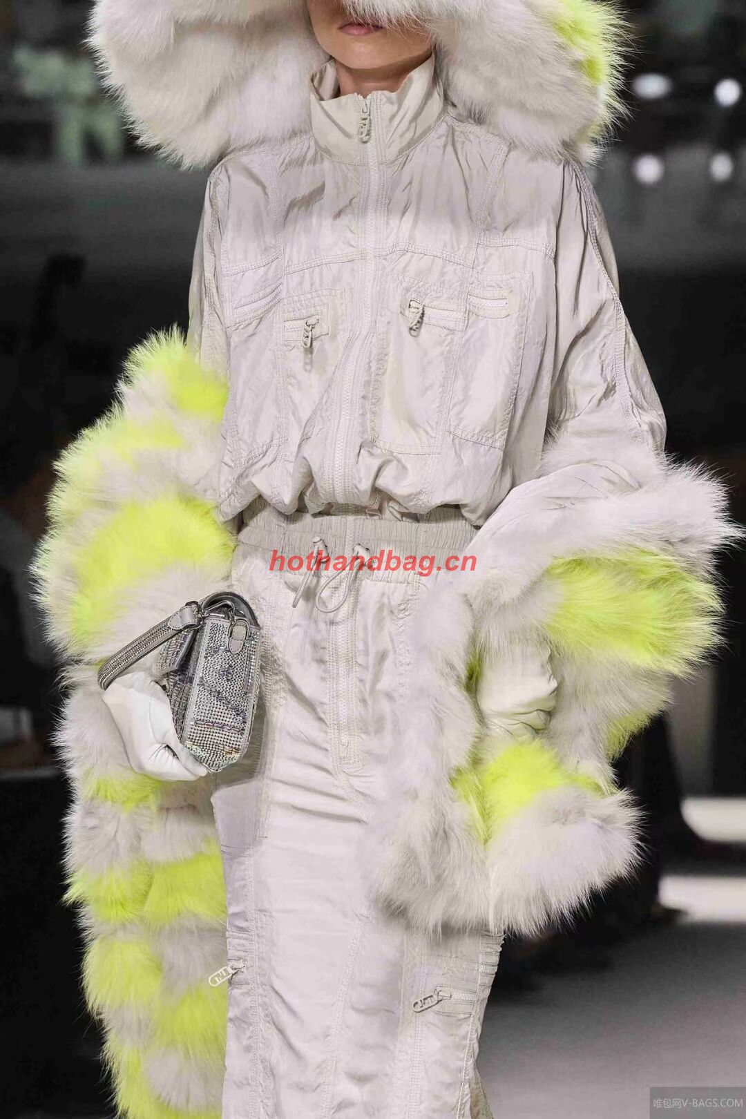 Fendi Baguette crystals and leather bag F0961 silvery Fendi Baguette crystals and leather bag F0961 silvery