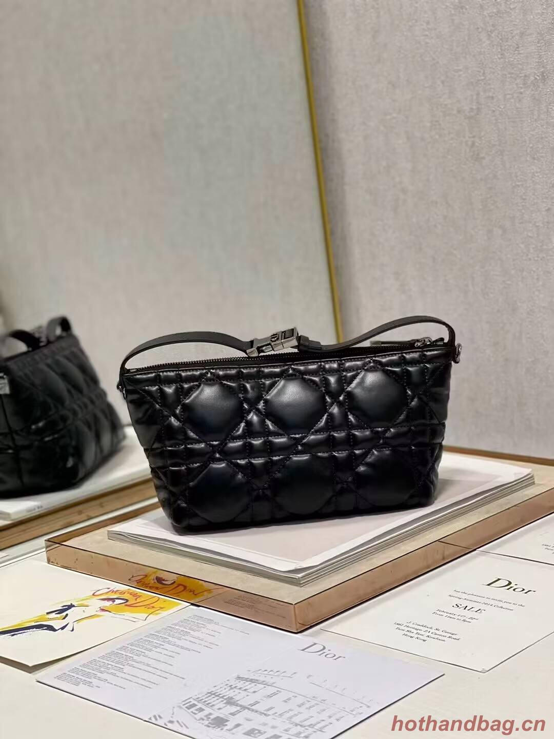 MEDIUM DIORTRAVEL NOMAD POUCH Lambskin S5554O black MEDIUM DIORTRAVEL NOMAD POUCH Lambskin S5554O black