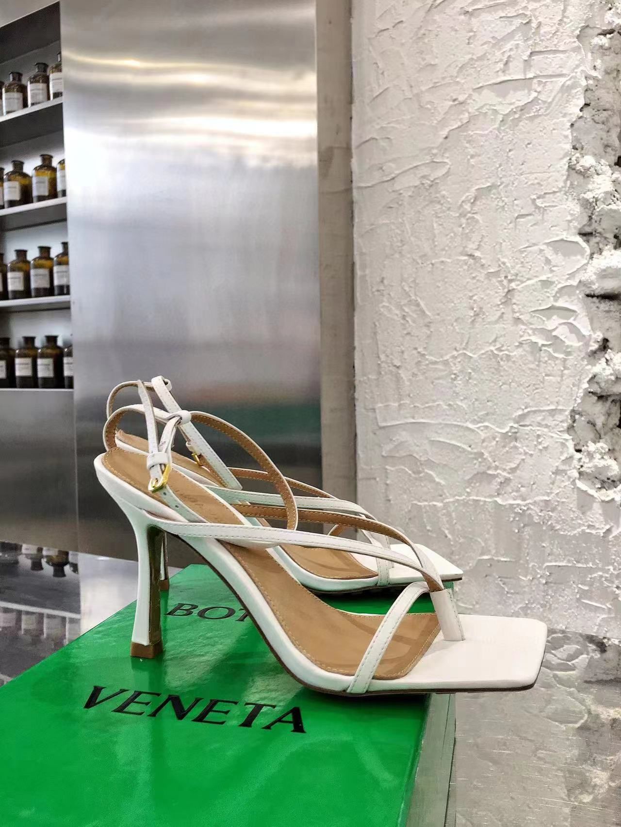 Bottega Veneta Shoes Stretch Strap Sandal BVS32036 White Bottega Veneta Shoes Stretch Strap Sandal BVS32036 White