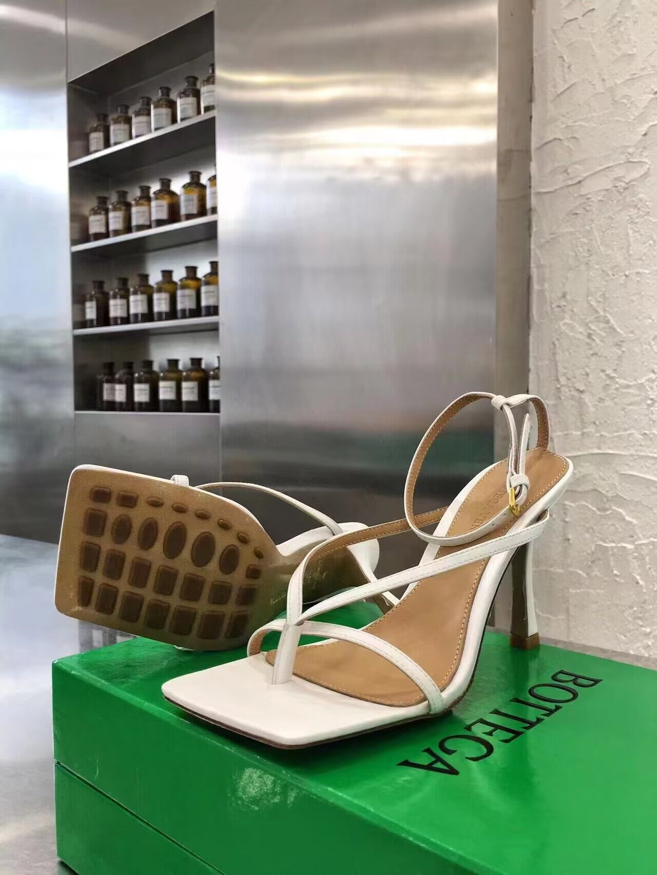 Bottega Veneta Shoes Stretch Strap Sandal BVS32036 White Bottega Veneta Shoes Stretch Strap Sandal BVS32036 White