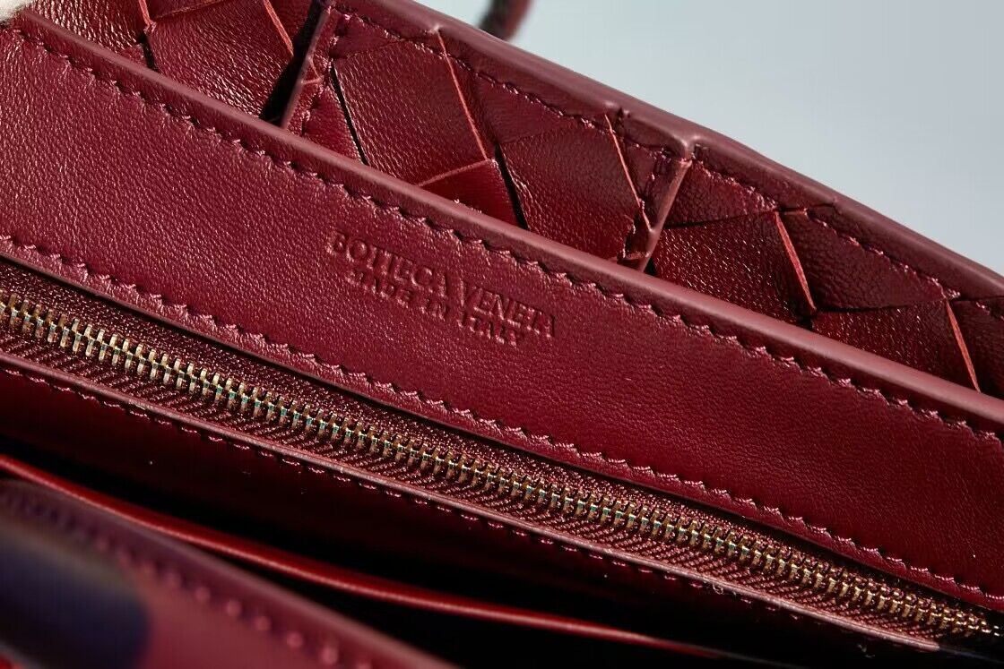 Bottega Veneta Andiamo Small Intrecciato Leather Tote 743572 Wine Bottega Veneta Andiamo Small Intrecciato Leather Tote 743572 Wine