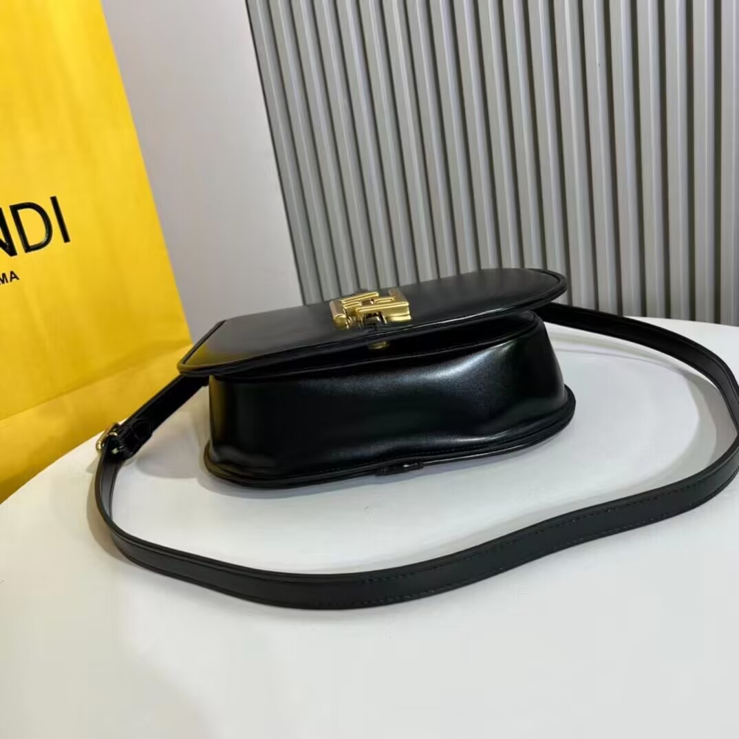 Fendi C mon Medium 8BT366 Black Fendi C mon Medium 8BT366 Black