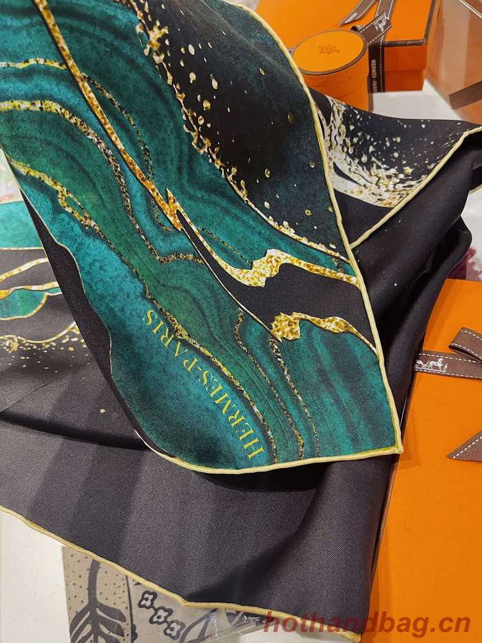 Hermes Scarf HEC00600 Hermes Scarf HEC00600