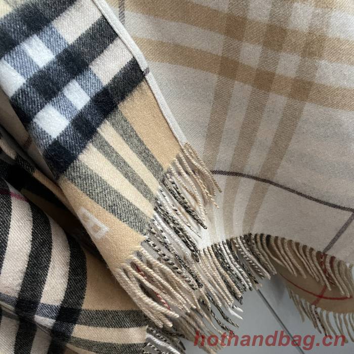 Burberry Cloak BBC00163 Burberry Cloak BBC00163