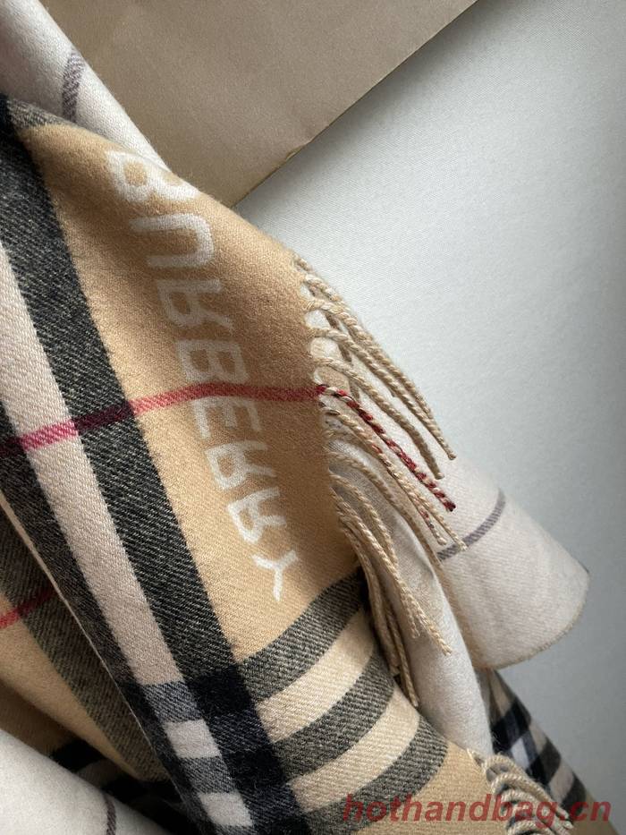 Burberry Cloak BBC00163 Burberry Cloak BBC00163