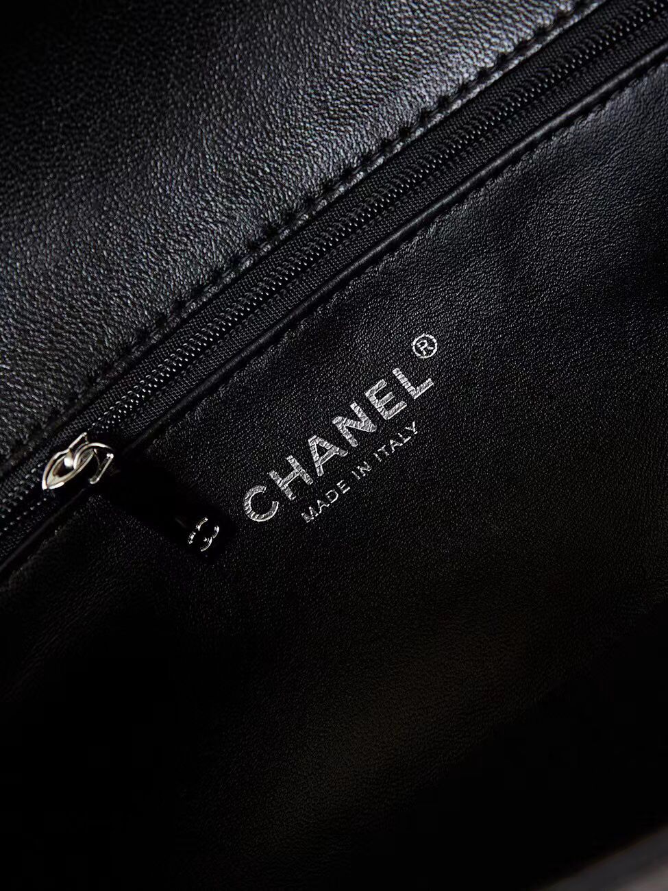 Chanel Original Leather Pearl CC LOGO Bag AS4221 Black Chanel Original Leather Pearl CC LOGO Bag AS4221 Black