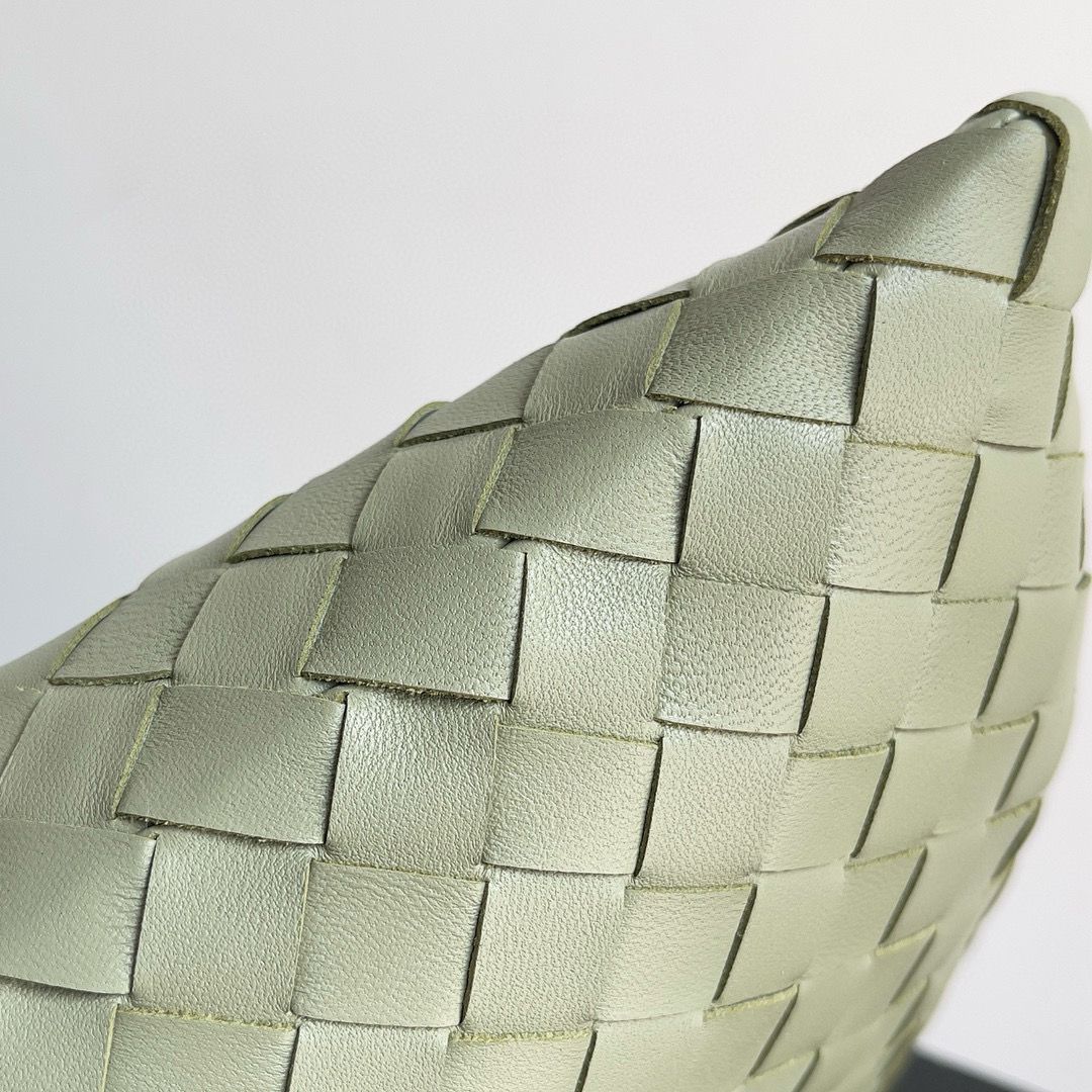 Bottega Veneta Medium Hop Original Leather Bag 763966 Light Green Bottega Veneta Medium Hop Original Leather Bag 763966 Light Green