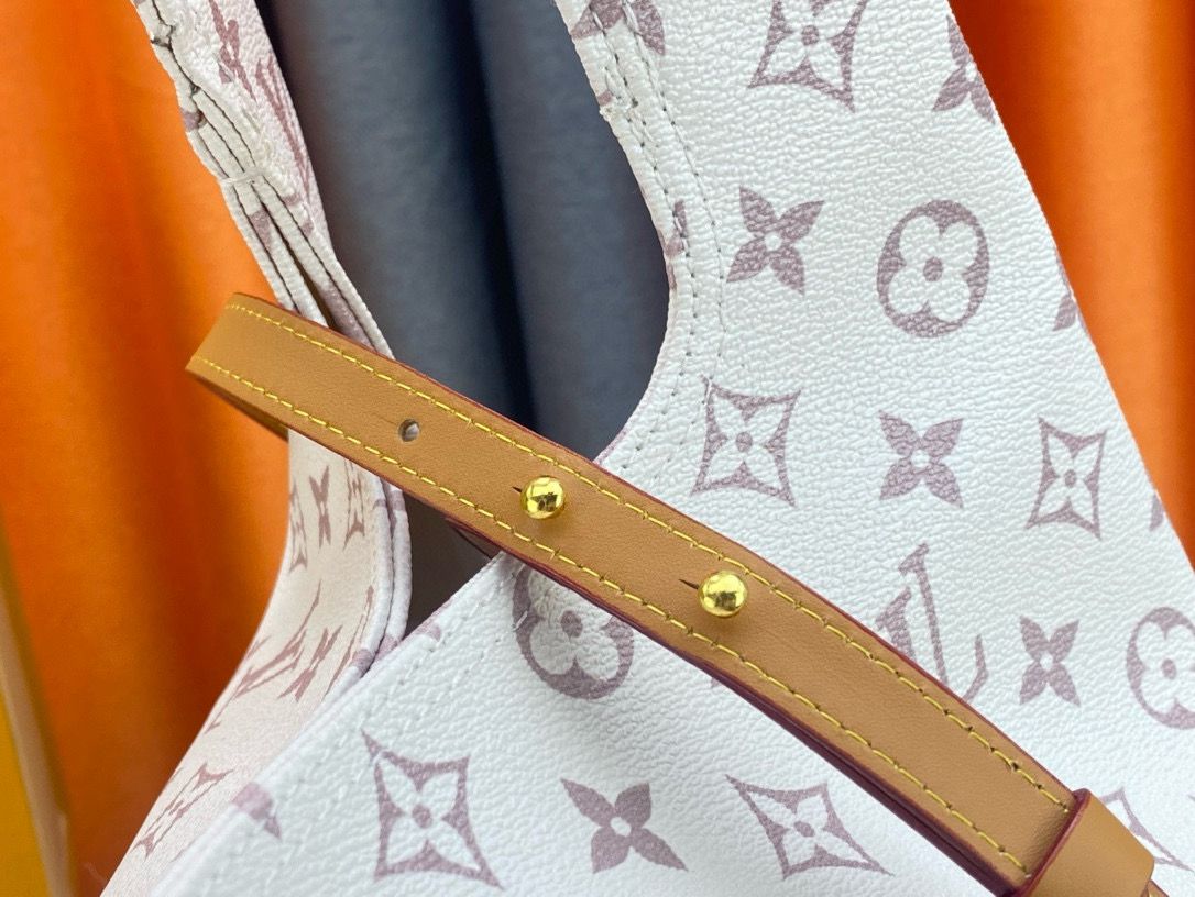 Louis Vuitton Monogram Canvas Atlantis GM Bag M46816 OR M46817 White Louis Vuitton Monogram Canvas Atlantis GM Bag M46816 OR M46817 White