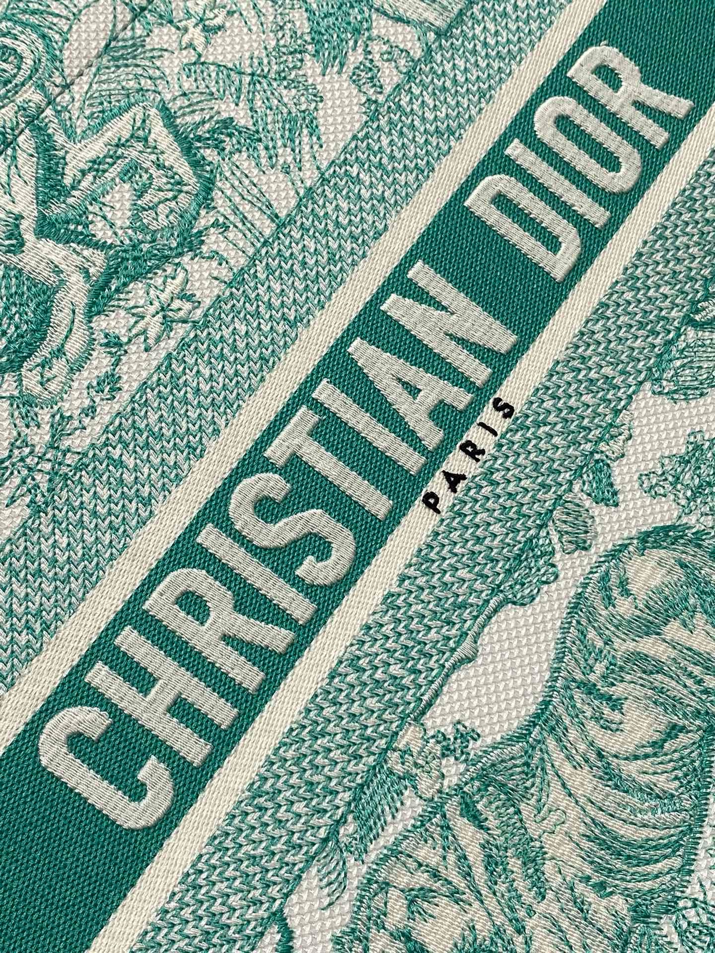 Medium Dioriviera Dior Book Tote Aquamarina Toile de Jouy Embroidery M1296ZTD Medium Dioriviera Dior Book Tote Aquamarina Toile de Jouy Embroidery M1296ZTD