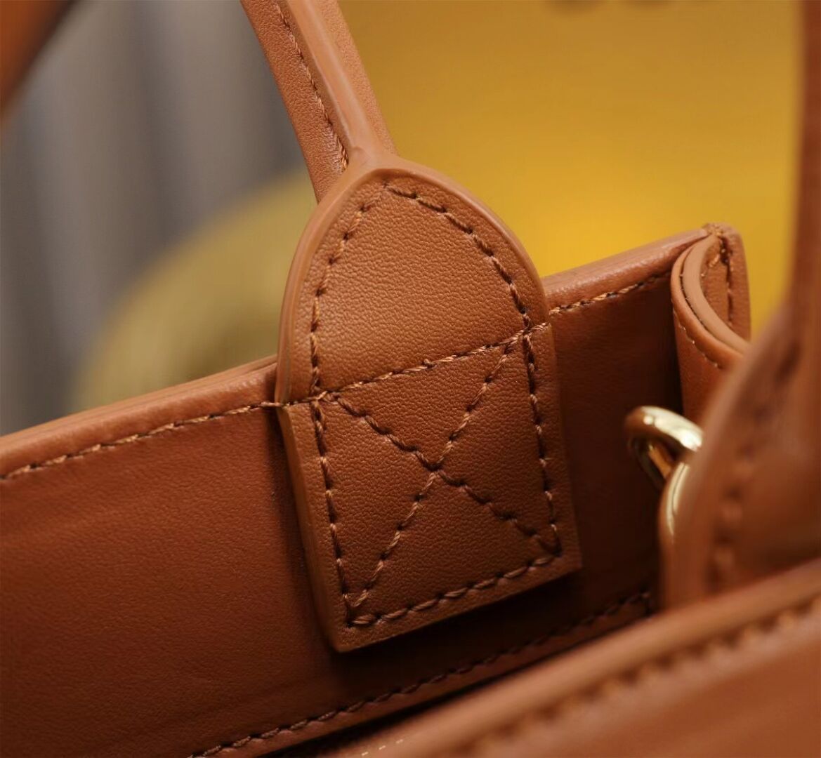 Dolce & Gabbana leather Shoulder Bag G6507 brown Dolce & Gabbana leather Shoulder Bag G6507 brown