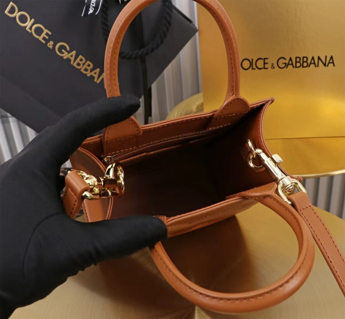 Dolce & Gabbana leather Shoulder Bag G6507 brown Dolce & Gabbana leather Shoulder Bag G6507 brown