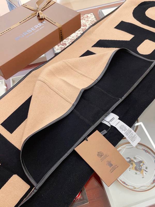 Burberry Scarf BBC00200 Burberry Scarf BBC00200