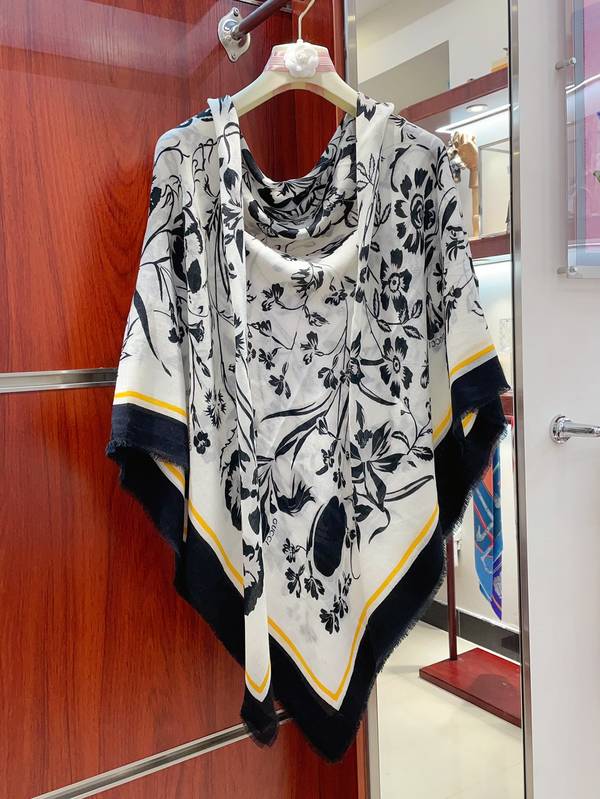 Gucci Scarf GUC00378 Gucci Scarf GUC00378