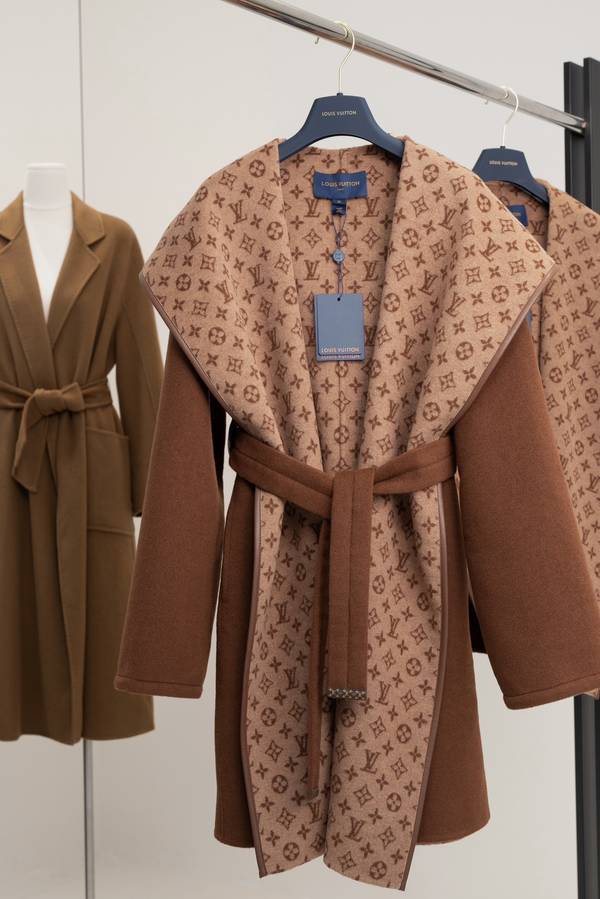 Louis Vuitton Top Quality Overcoat LVY00042 Louis Vuitton Top Quality Overcoat LVY00042