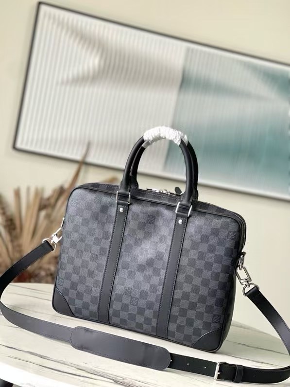 Louis Vuitton Porte-Documents Voyage PM N40445 black