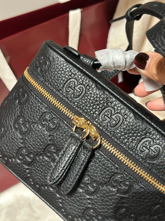 GUCCI GG EMBLEM SUPER MINI BAG 815949 black